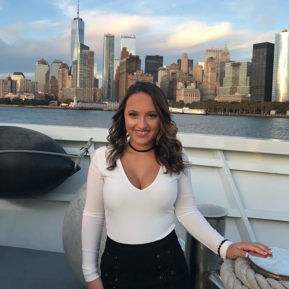 Meet your Posher, Alexandra